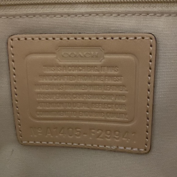 Coach crossbody or shoulder bag with matching billfold/wristlet - Picture 5 of 12